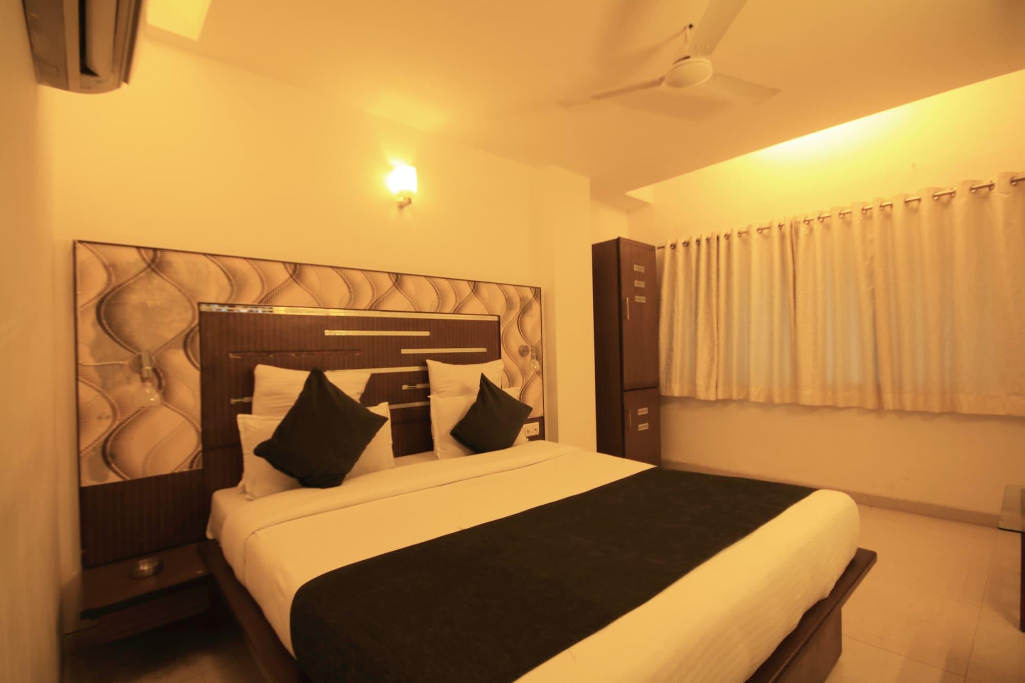 Fabhotel Kadamb Inn 阿穆达巴 外观 照片
