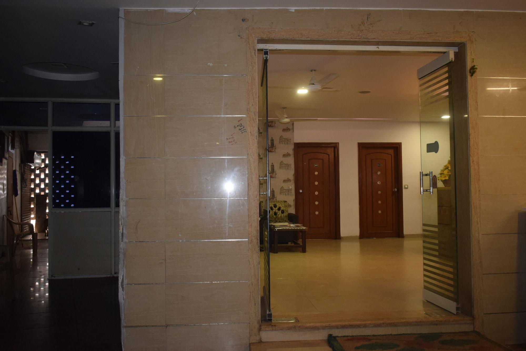 Fabhotel Kadamb Inn 阿穆达巴 外观 照片