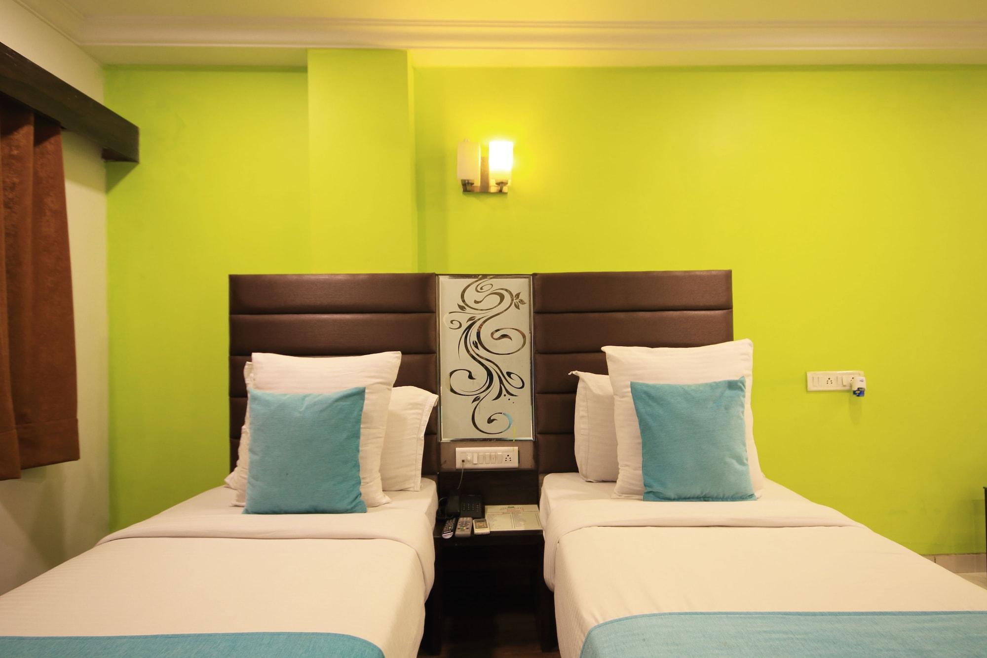 Fabhotel Kadamb Inn 阿穆达巴 外观 照片