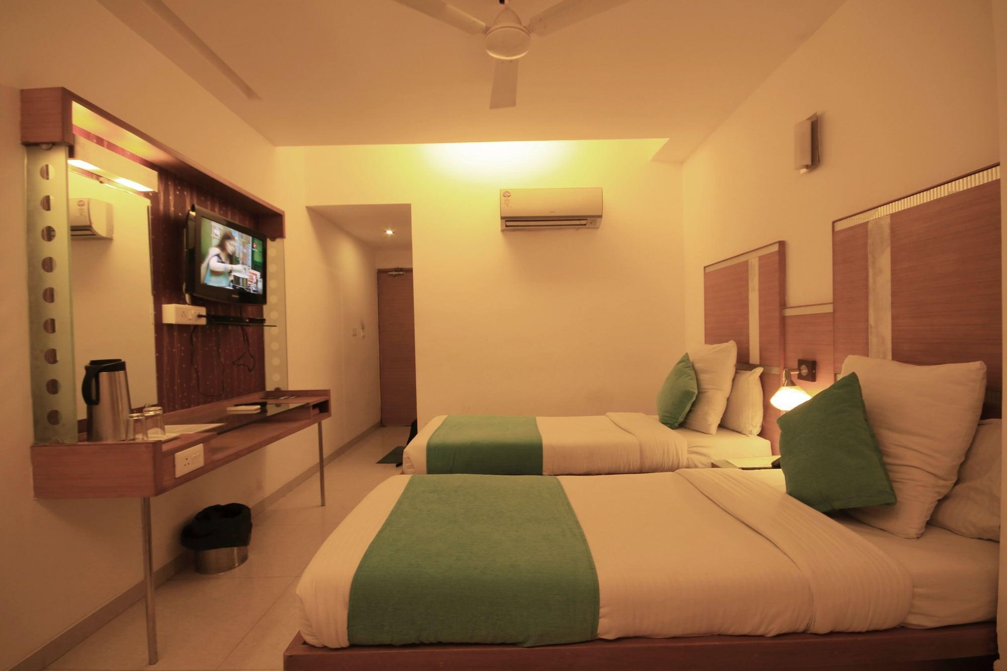 Fabhotel Kadamb Inn 阿穆达巴 外观 照片