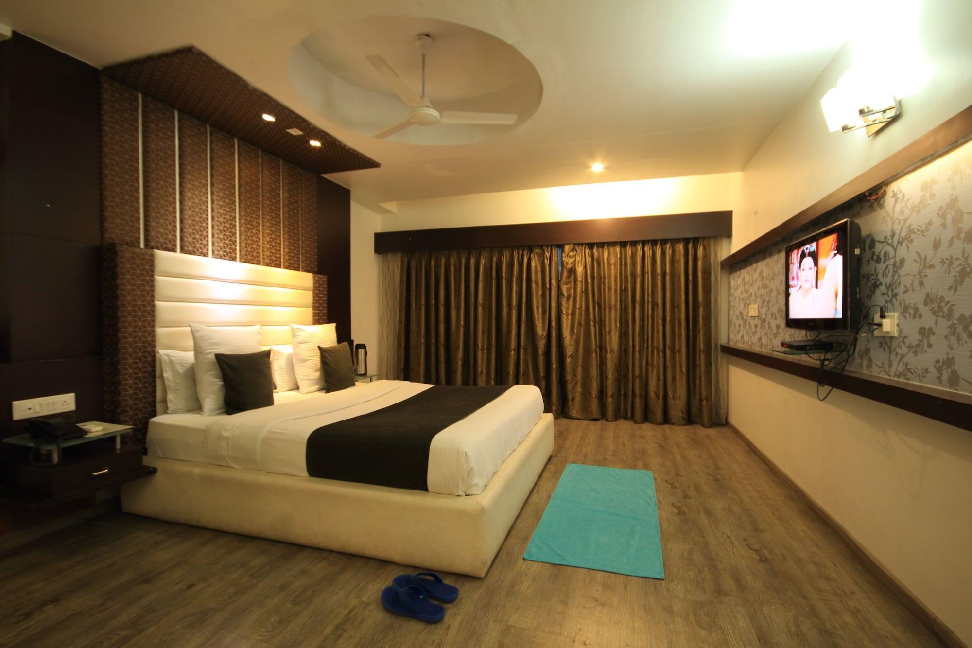 Fabhotel Kadamb Inn 阿穆达巴 外观 照片