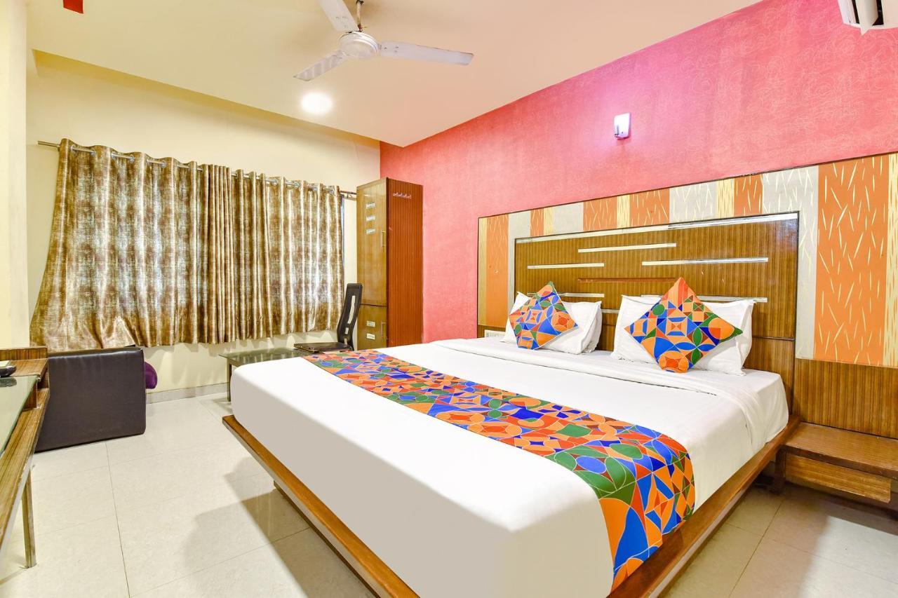 Fabhotel Kadamb Inn 阿穆达巴 外观 照片