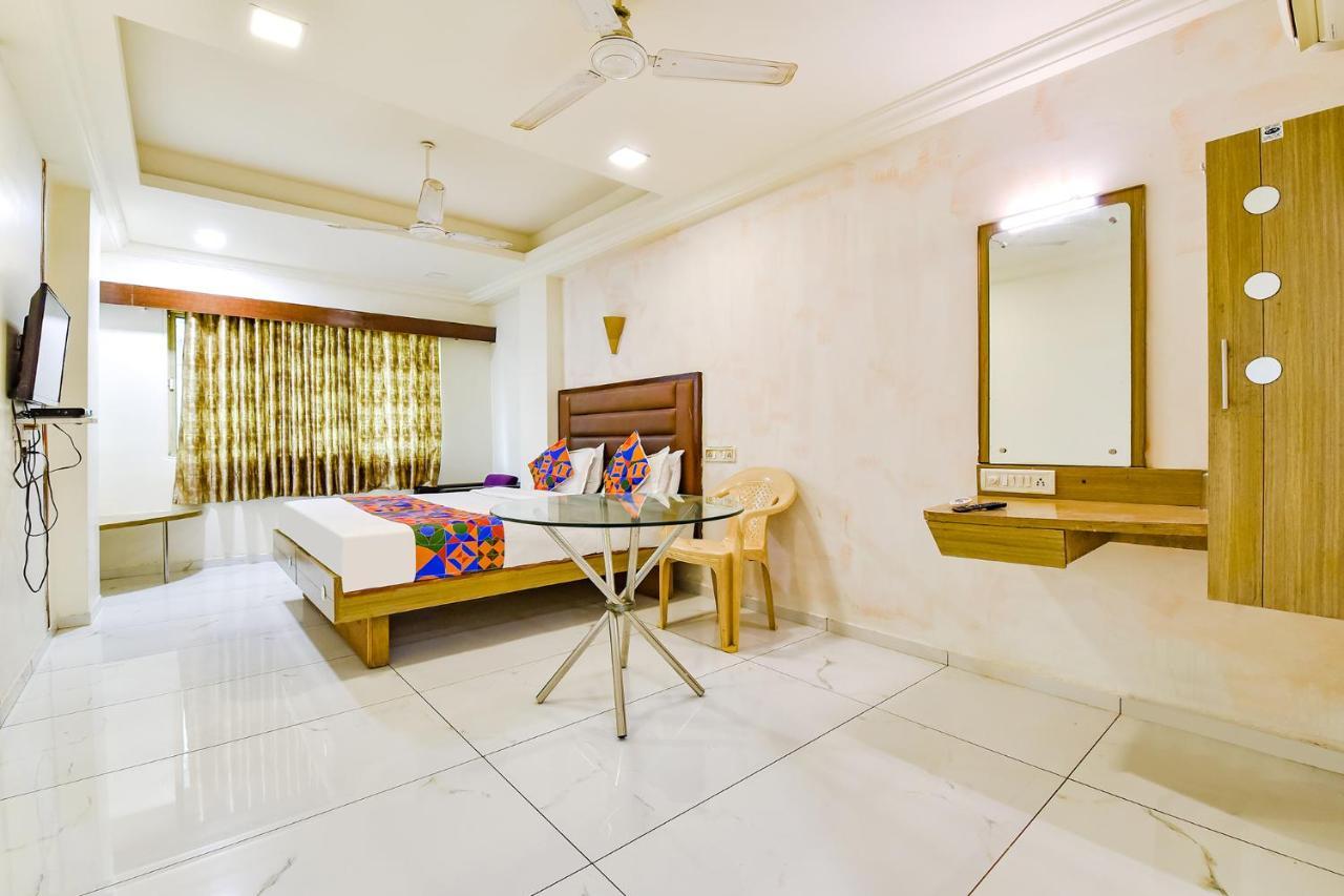 Fabhotel Kadamb Inn 阿穆达巴 外观 照片