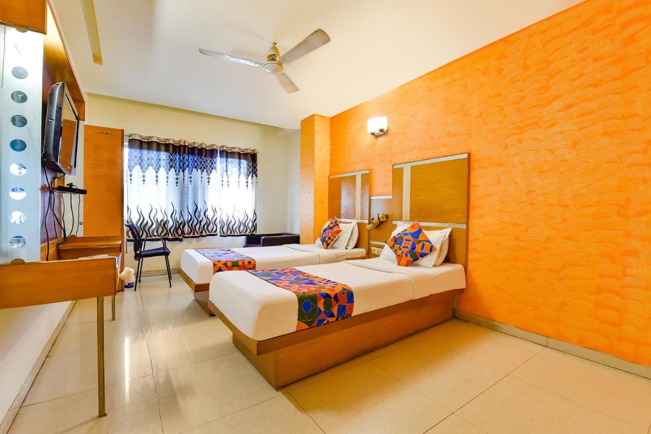 Fabhotel Kadamb Inn 阿穆达巴 外观 照片