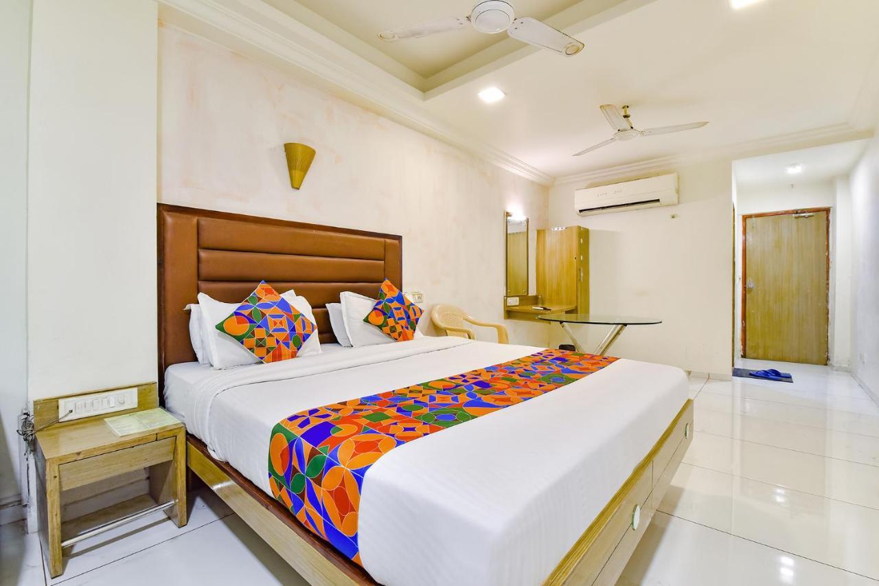 Fabhotel Kadamb Inn 阿穆达巴 外观 照片