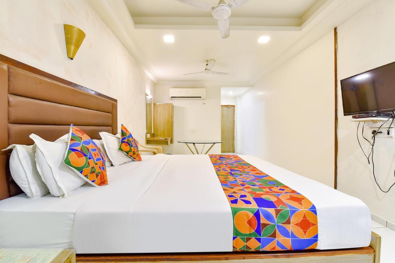 Fabhotel Kadamb Inn 阿穆达巴 外观 照片
